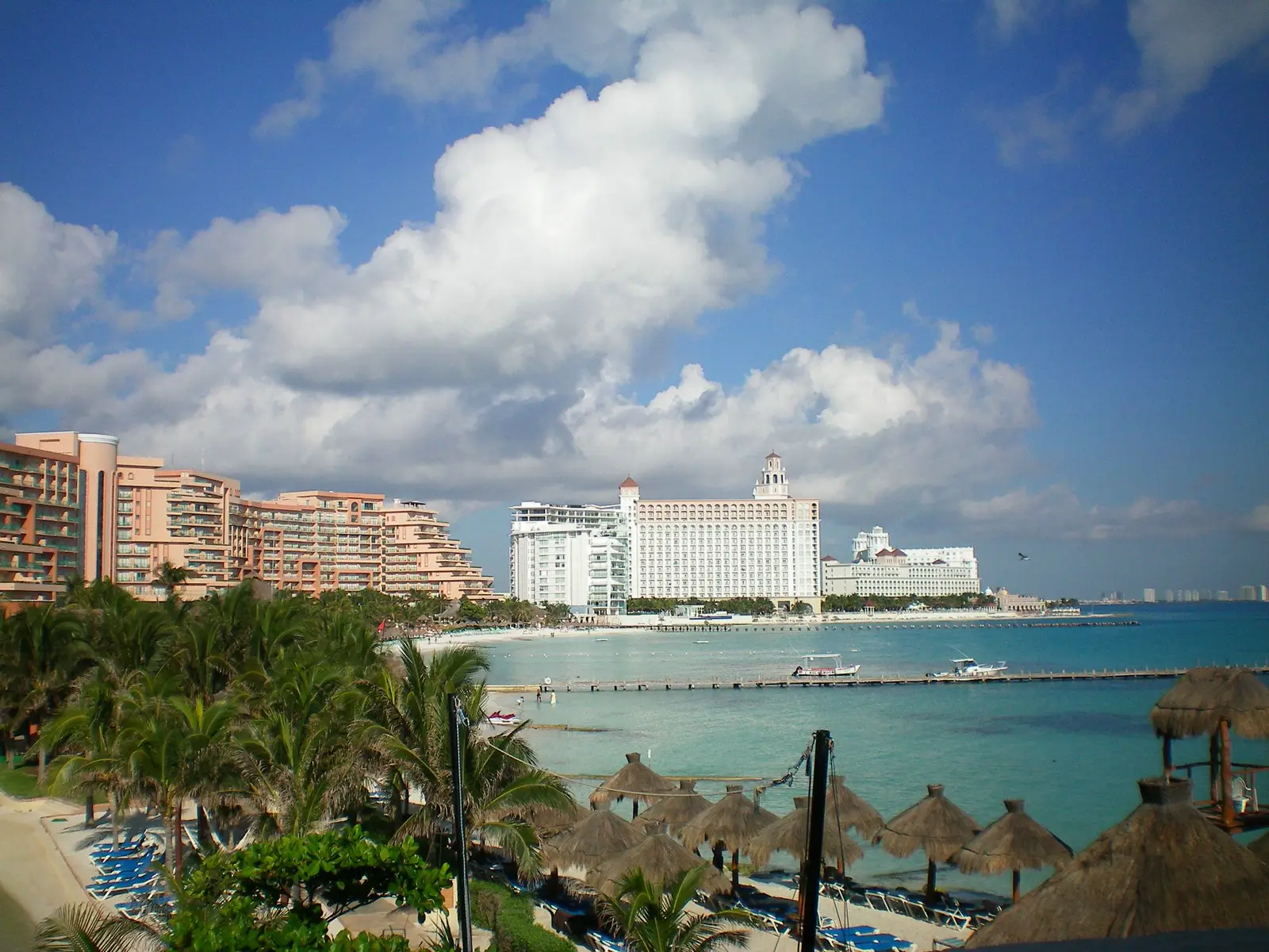Turquoise water in front of resorts in Cancun's Hotel Zone