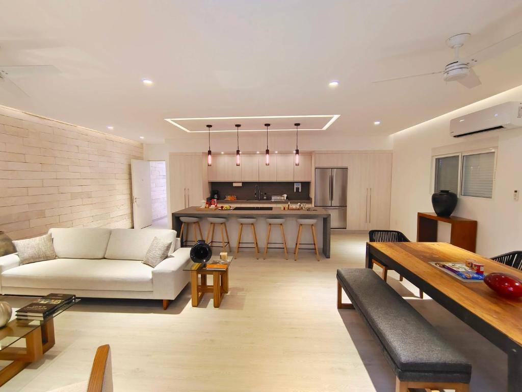 1st Luxury Warehouse: Facilities