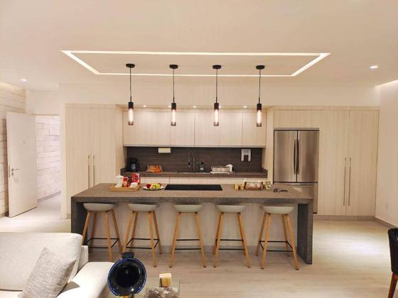 1st Luxury Warehouse: Facilities