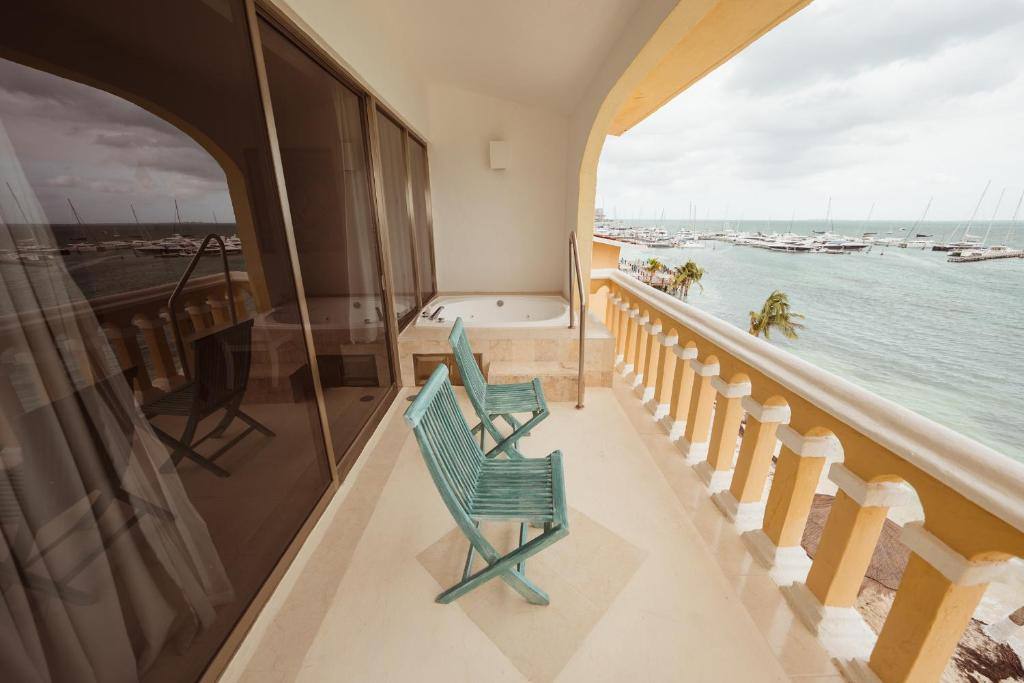 All Ritmo Cancun Resort & Waterpark: Balcony/terrace