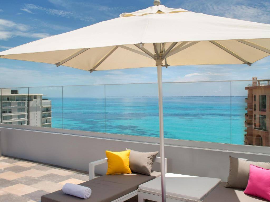 Aloft by Marriott Cancun: Balcony/terrace
