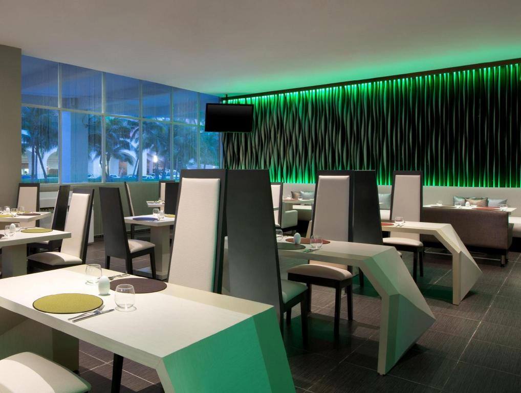 Aloft by Marriott Cancun: Restaurant