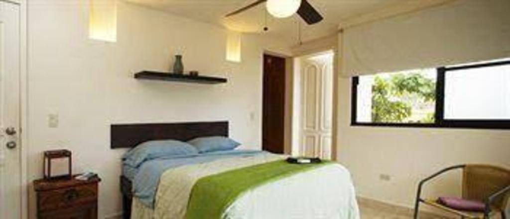 Art Deco Suites: Room photos