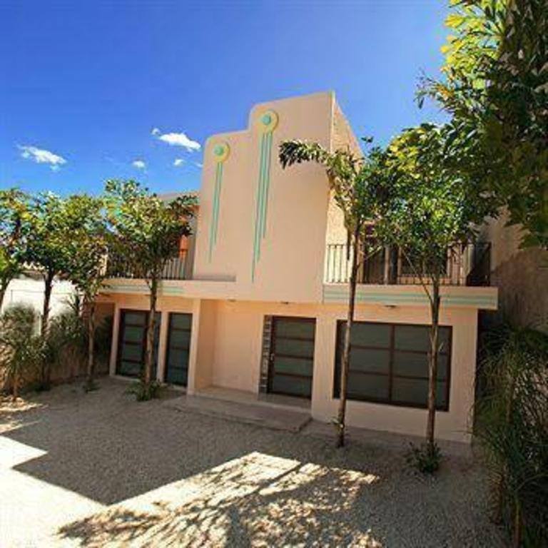 Art Deco Suites: Property views