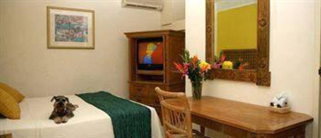 Art Deco Suites: Room photos
