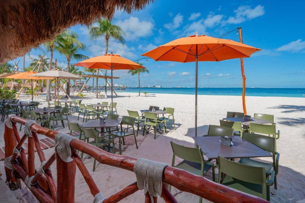 Beachscape Kin Ha Villas & Suites: Restaurant