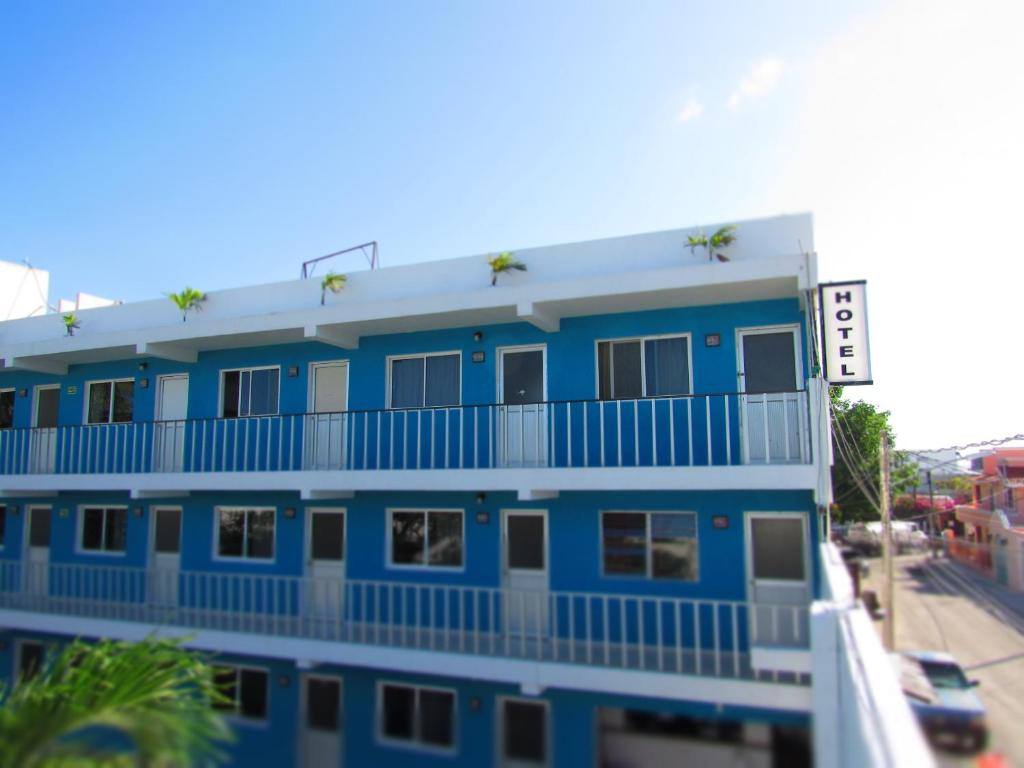 Blue Coconut Cancún Hotel: Exterior view