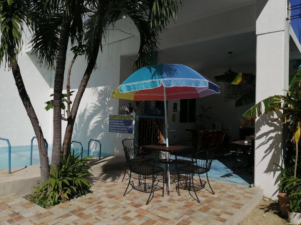 Blue Coconut Cancún Hotel: Property views