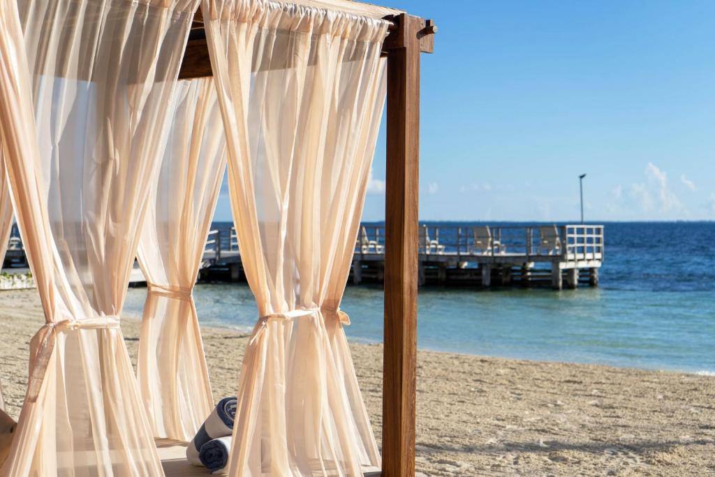 Cancun Bay Resort - All Inclusive: Beach