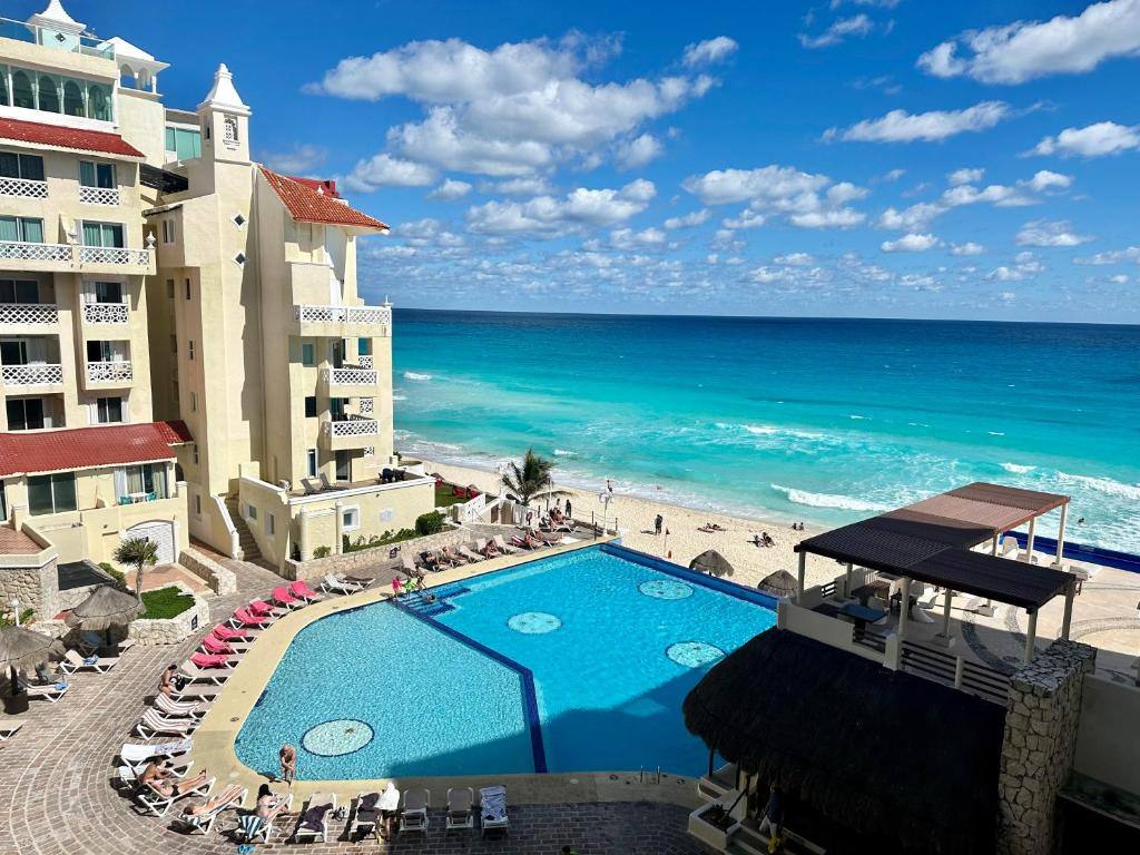 Cancun Plaza - Best Beach: View