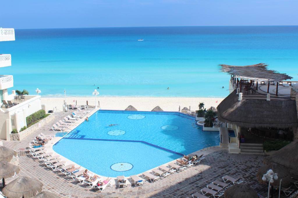 Cancun Plaza - Best Beach: View