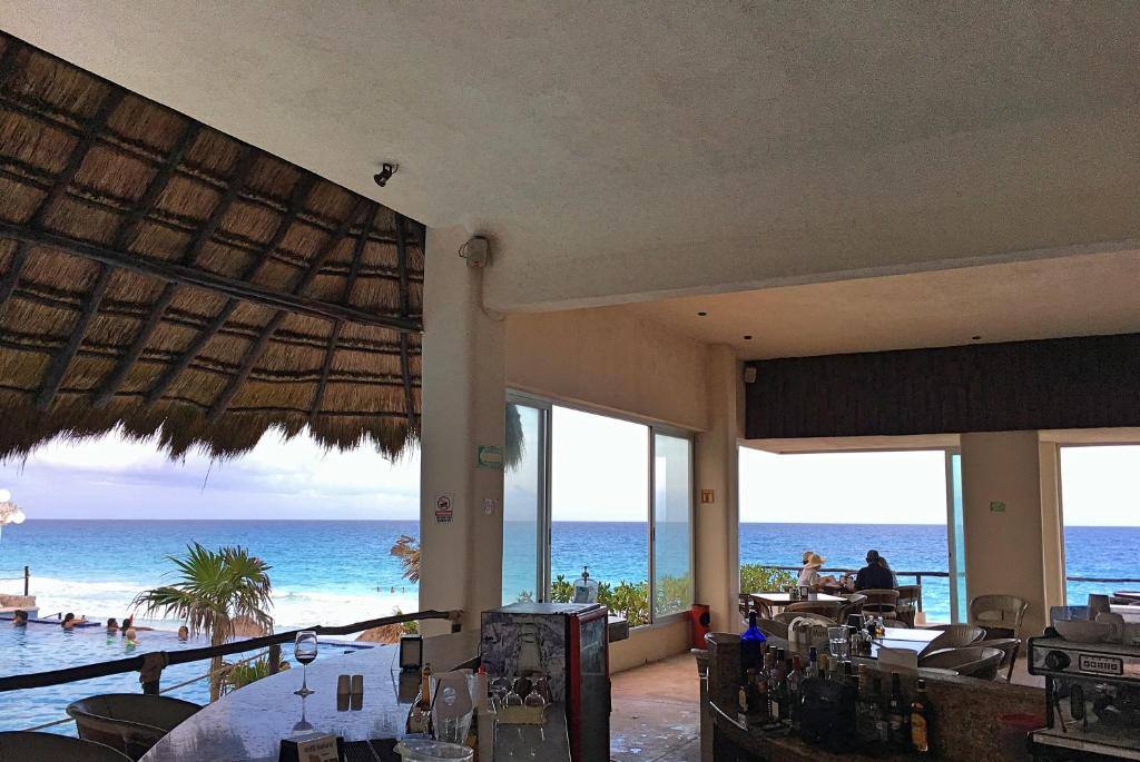 Cancun Plaza - Best Beach: Restaurant