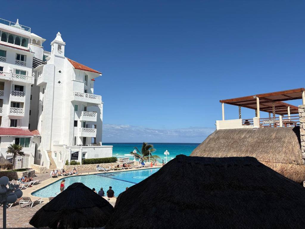 Cancun Plaza - Best Beach: View