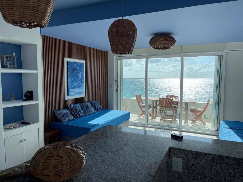 Cancún Plaza Sea View: Surrounding environment