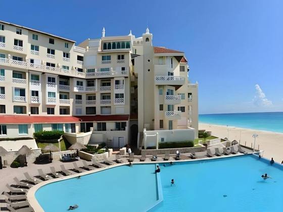 Cancún Plaza Sea View: Beach