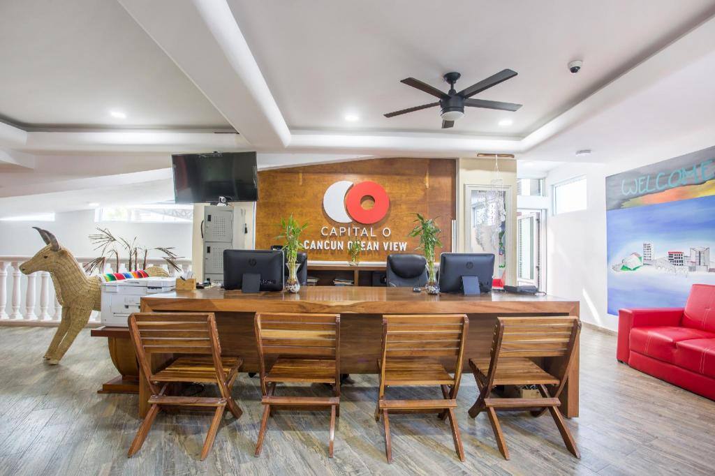 Capital O Cancun Ocean View: Reception