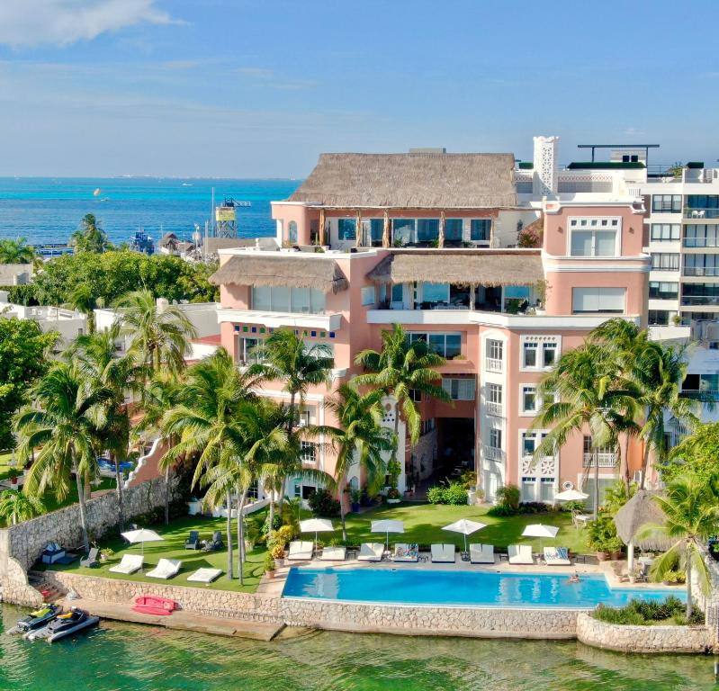 Casa Tortugas Boutique Hotel: Property views