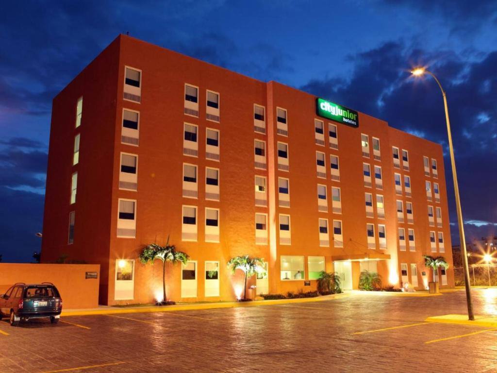 City Express by Marriott Cancun: Exterior view