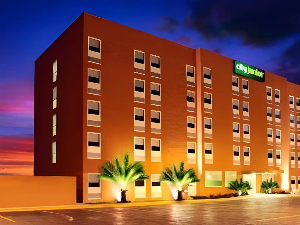 City Express by Marriott Cancun: Exterior view
