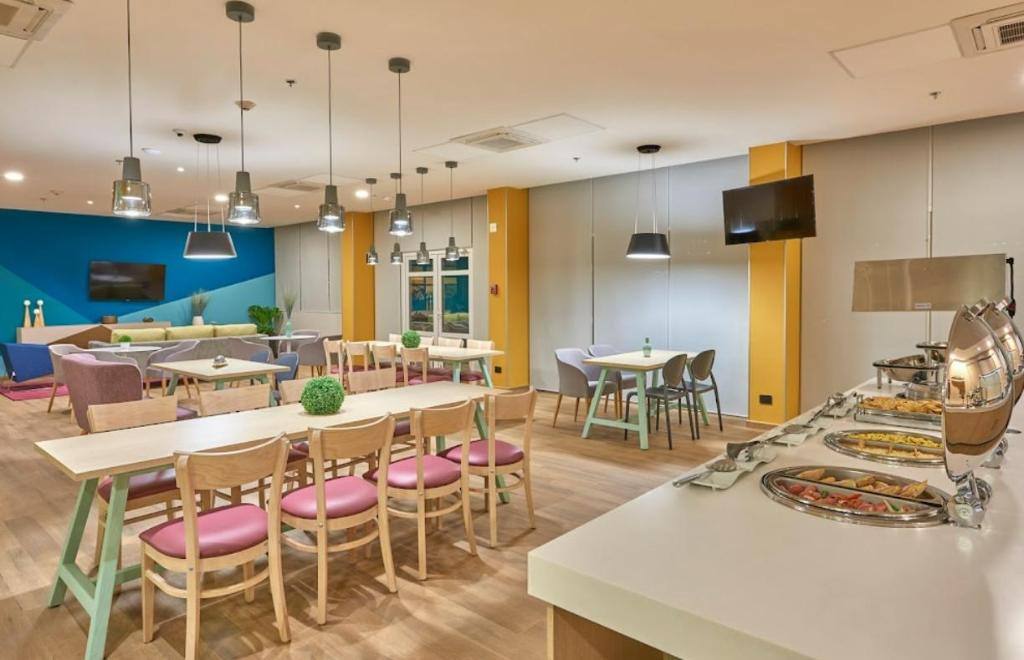 City Express Suites By Marriott Cancún Aeropuerto Riviera: On-site dining