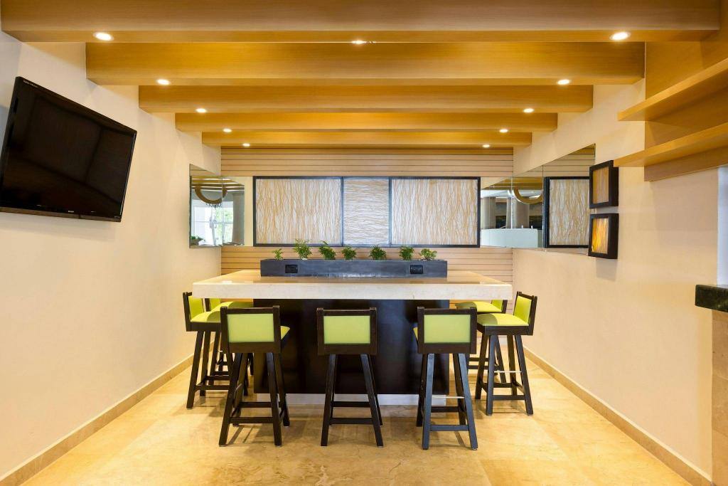 Courtyard by Marriott Cancun Airport: Other