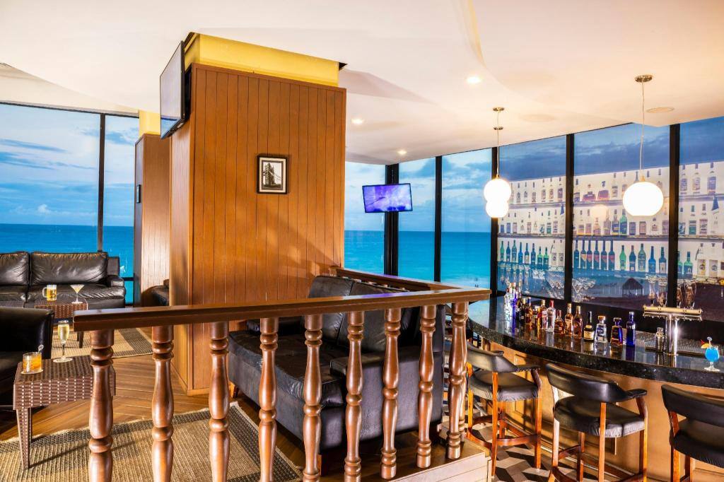 Crown Paradise Club Cancun: Bar