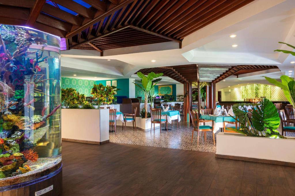 Crown Paradise Club Cancun: Restaurant