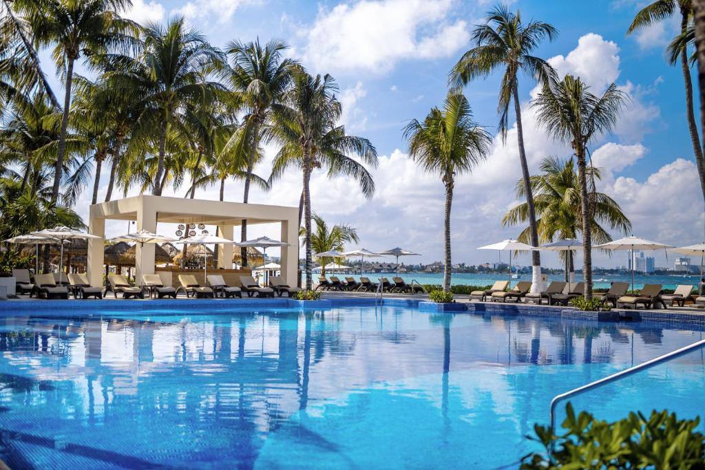 Dreams Sands Cancun Resort & Spa: Swimming pool