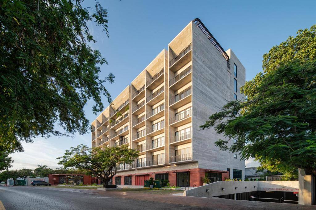 Everglades Suites: Exterior view