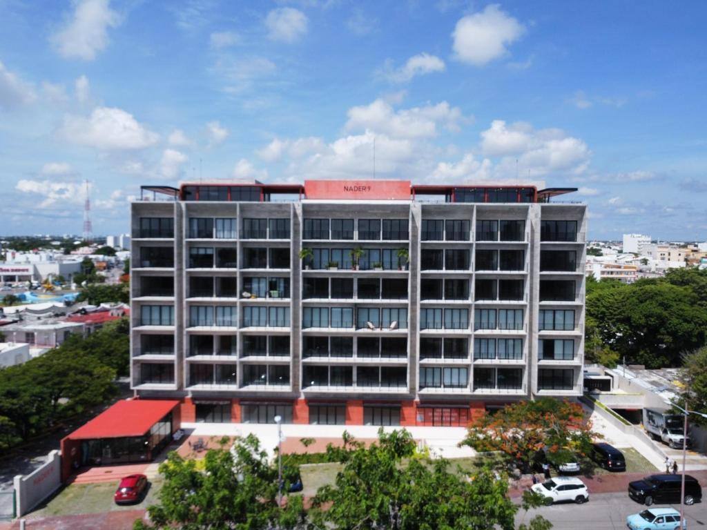 Everglades Suites: Exterior view