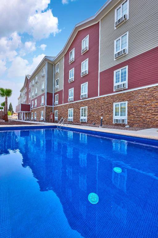Extended Suites Cancún Cumbres: Swimming pool