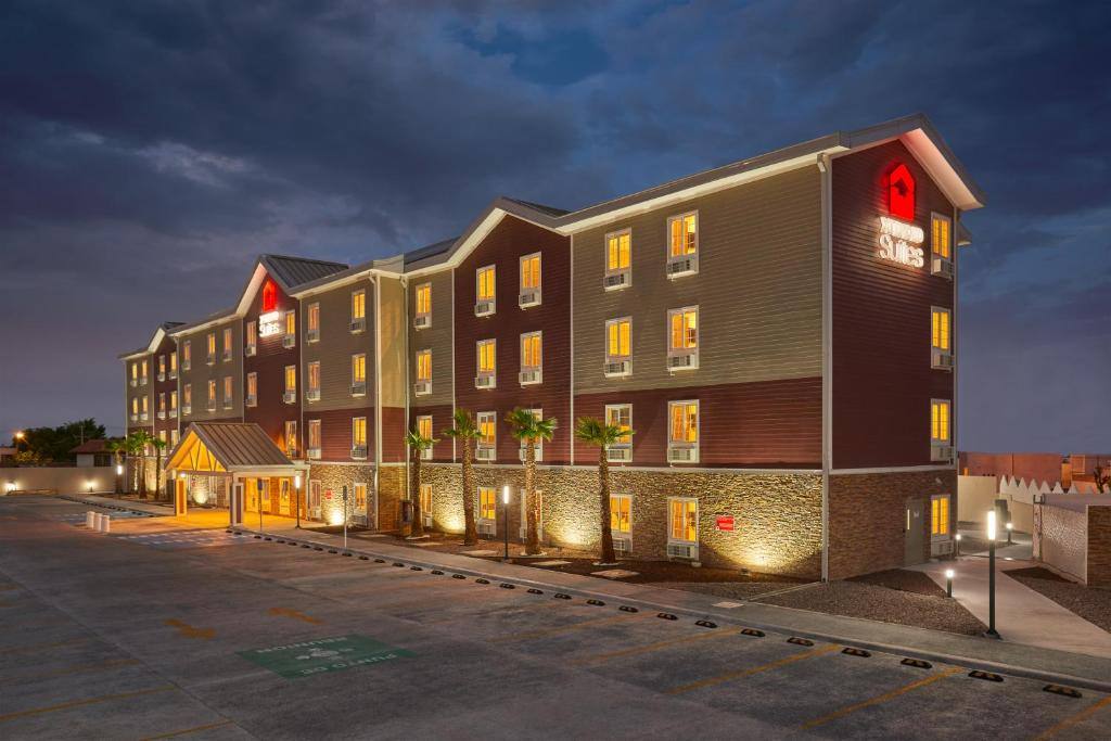 Extended Suites Cancún Cumbres: Exterior view
