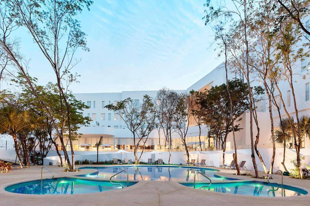 Fairfield by Marriott Inn & Suites Cancun Airport: Swimming pool