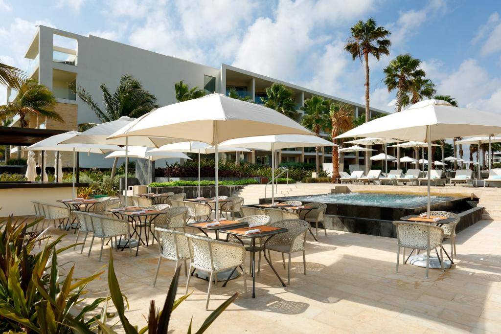 Family Selection at Grand Palladium Select Costa Mujeres: View