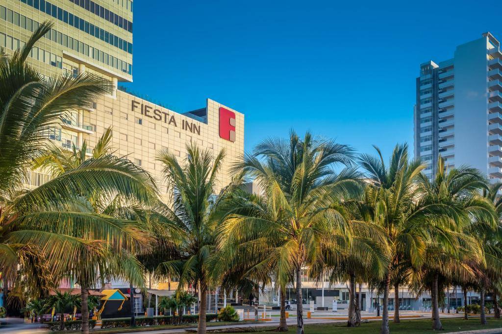 Fiesta Inn Cancún Las Américas: Exterior view