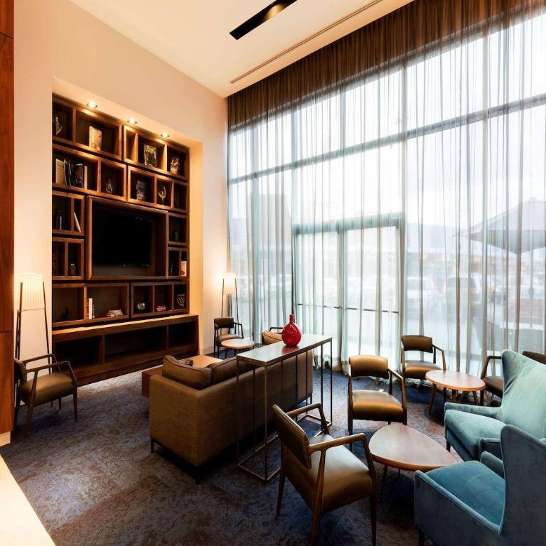 Fiesta Inn Express Cancún Cumbres: Facility photos
