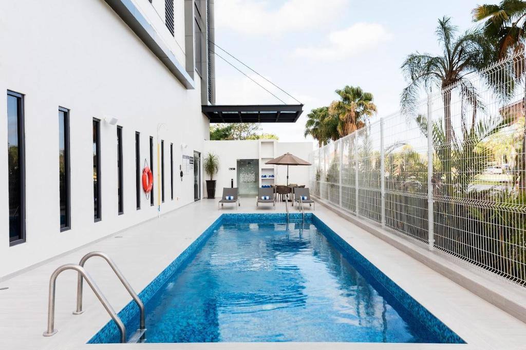 Fiesta Inn Express Cancún Cumbres: Facility photos
