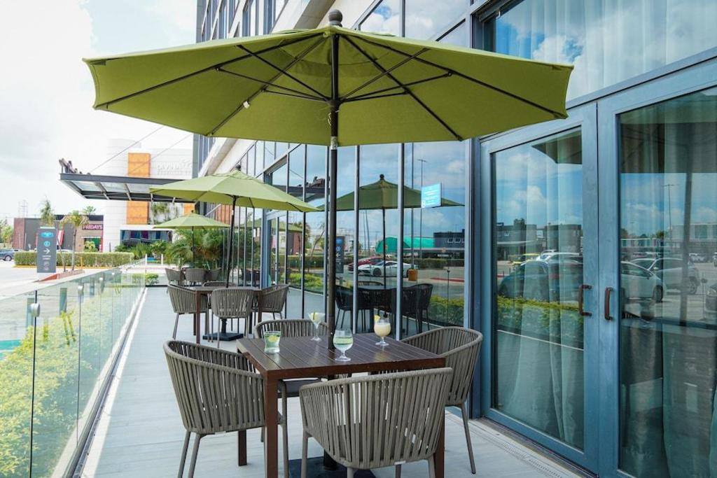 Fiesta Inn Express Cancún Cumbres: Property views