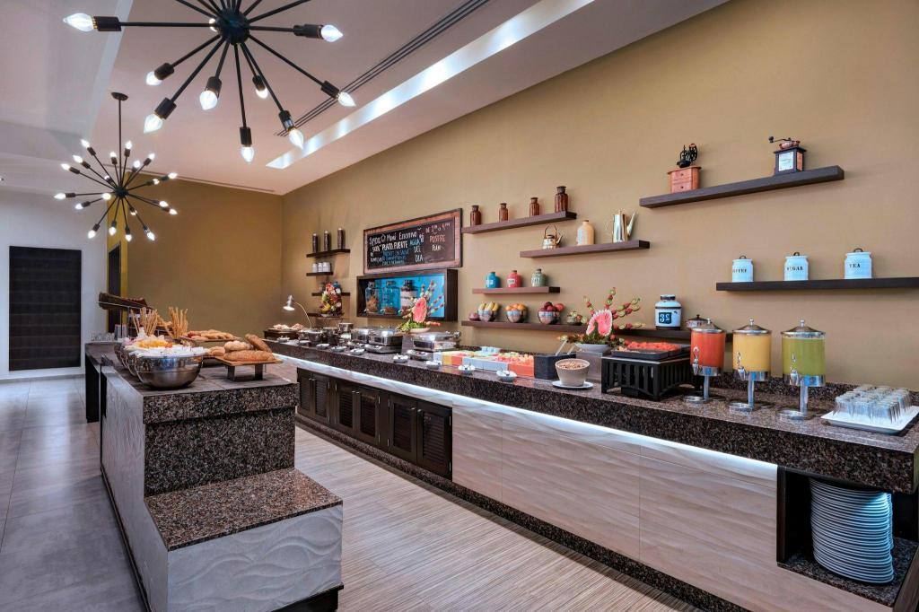Four Points by Sheraton Cancun Centro: Restaurant