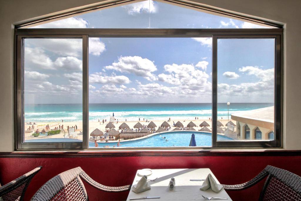Golden Parnassus All Inclusive Resort & Spa: Restaurant