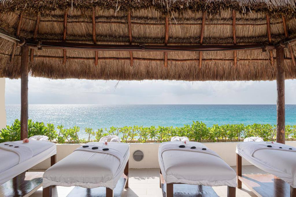 GR Solaris Cancun: Massage