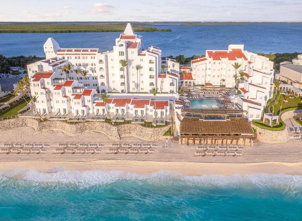 GR Solaris Caribe: Exterior view