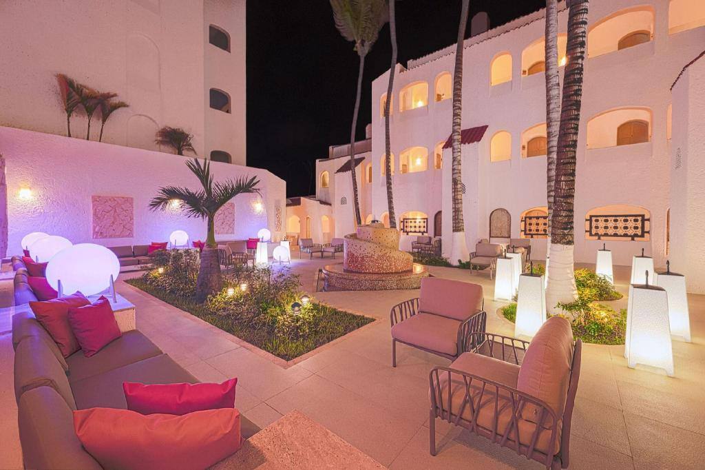 GR Solaris Caribe: Public areas