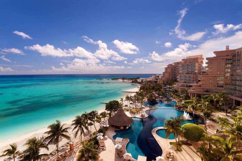 Grand Fiesta Americana Coral Beach: Exterior view