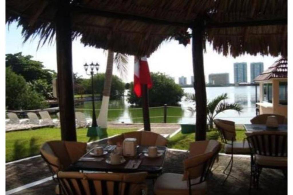 Grand Royal Lagoon: Restaurant