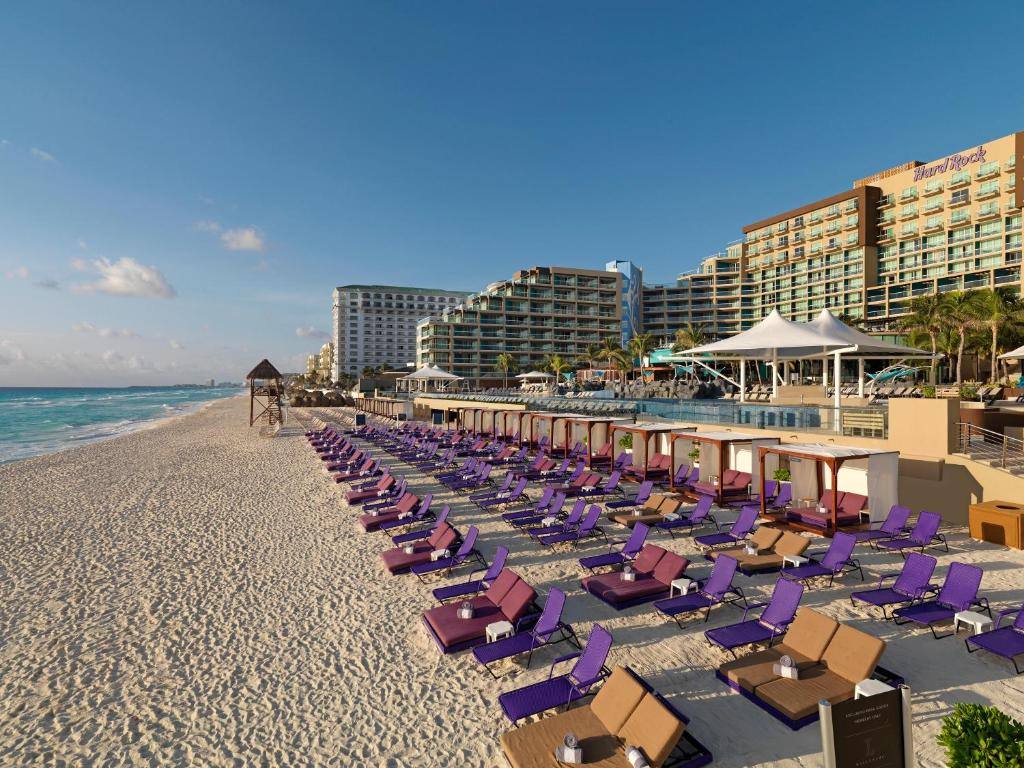 Hard Rock Hotel Cancun: Exterior view