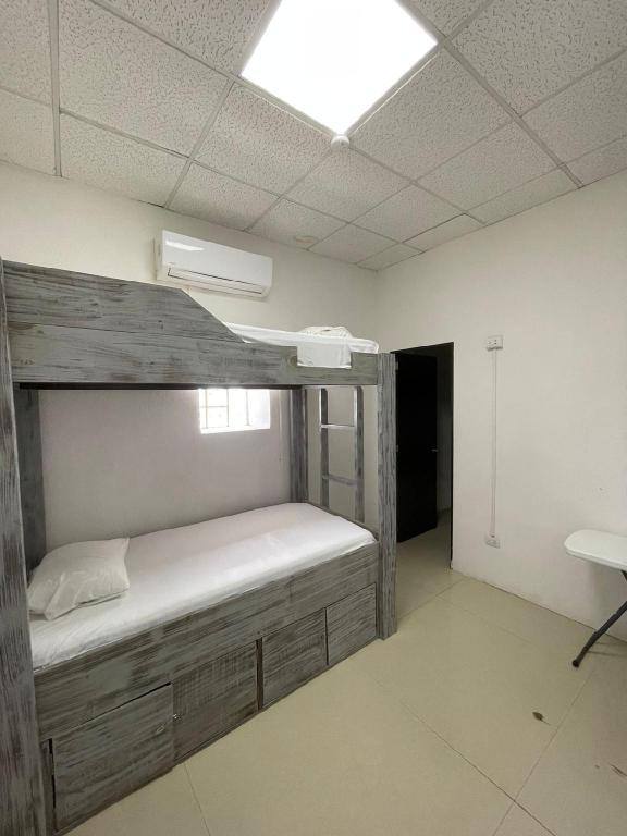 Hostel Inn Cancun: Private Bunk Bed Room