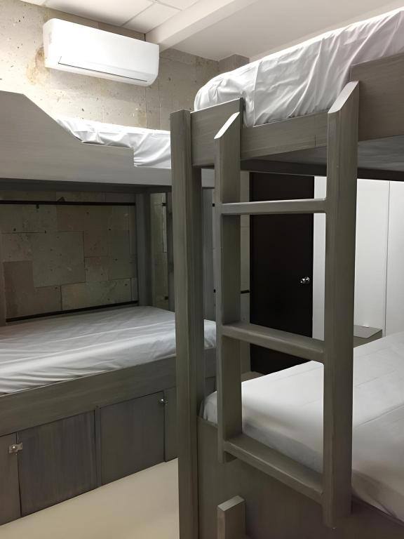 Hostel Inn Cancun: Private quadruple room