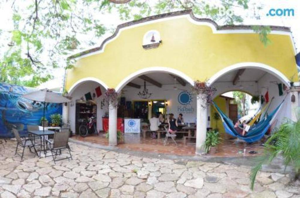Hostel Ka'beh: Dining