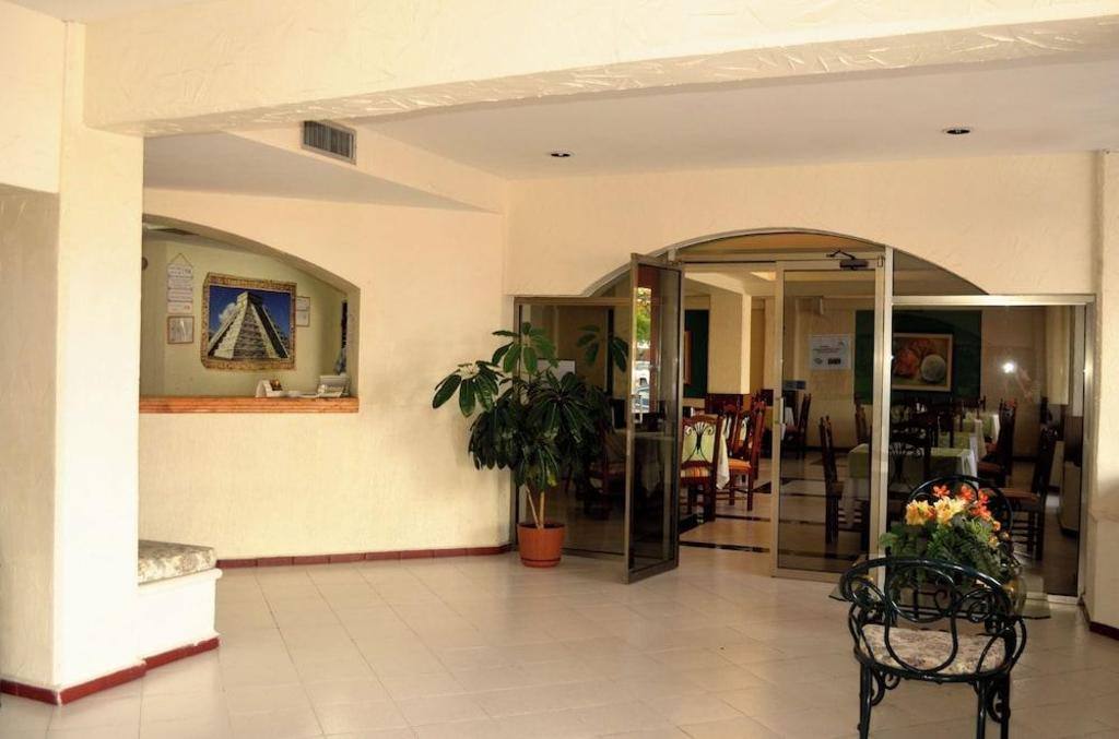 Hotel Batab: Property views